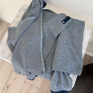Lululemon gray/Blue heathered vinyasa scarf NWOT